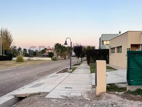 Azcuenaga , Piso 0