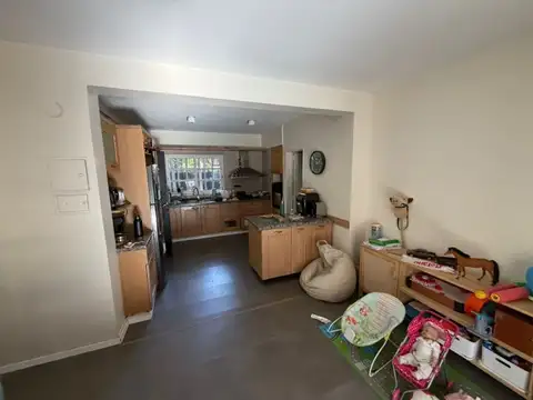 Casa 6 ambientes con 3 baños