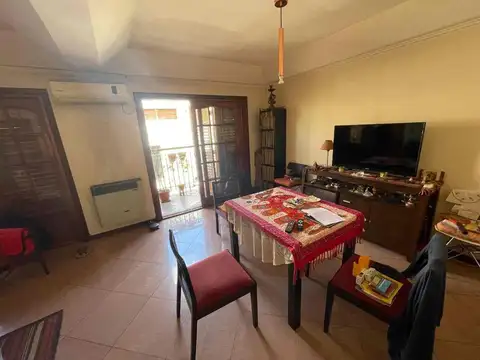 Depto Tipo Casa 4 ambientes con 3 baños