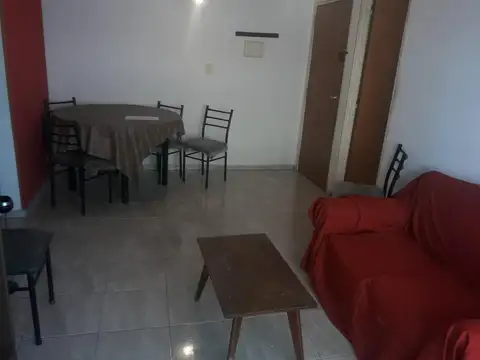 Departamento en Alquiler en Sarandí, $ 600.000