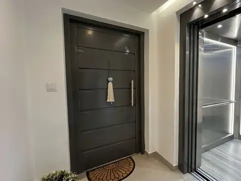 Departamento en Alquiler con 2 cocheras