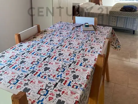 Casa 2 ambientes con 1 baño