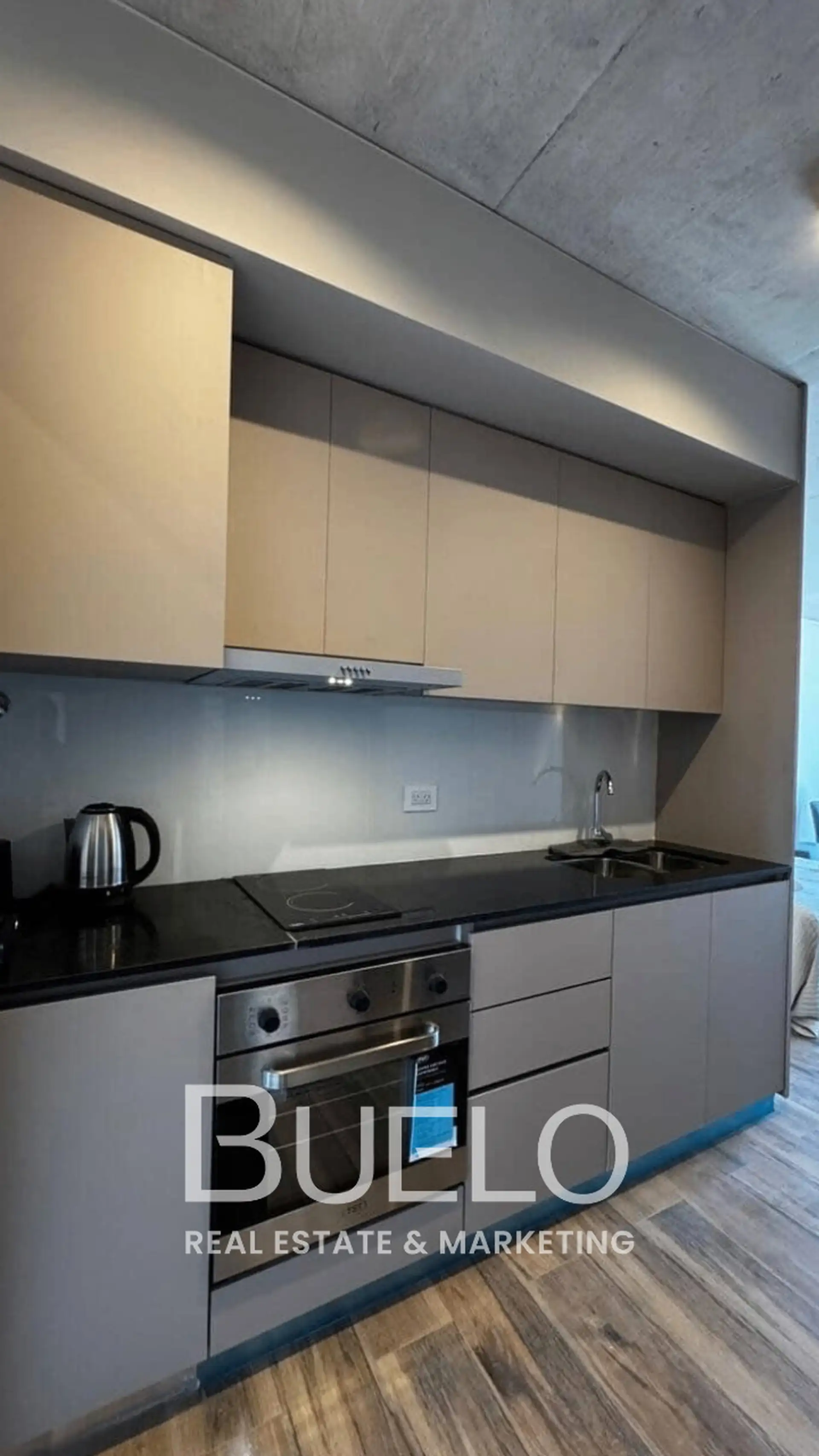 Departamento en venta en Güemes con cochera