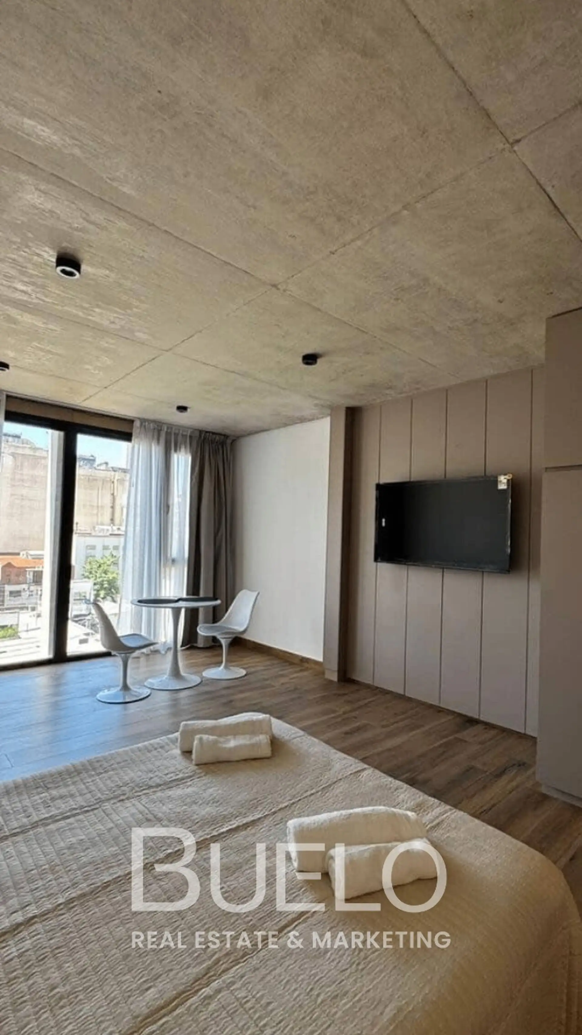 Departamento en venta en Güemes con cochera