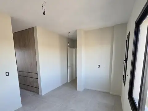 OPENHOUSE inmobiliaria presenta a la venta fabulosa casa a estrenar en barrio privado Lar de Boedo.