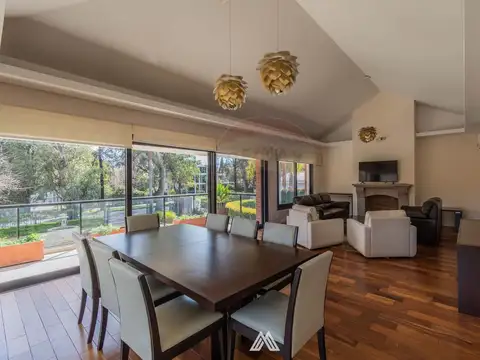Venta apto en Carrasco 3 Suites, jardín y piscina