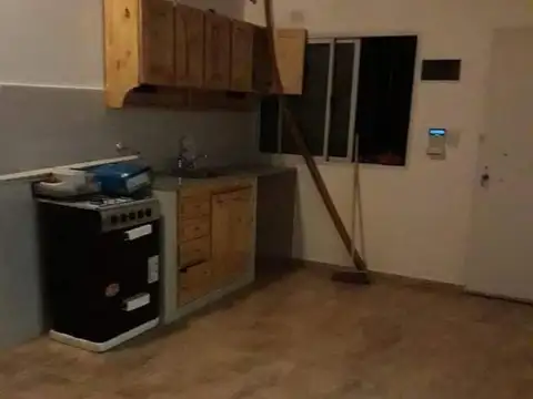 CASA ALQUILER ARTURO SEGUI 141 E/ 438 y 439 3 DORMITORIOS