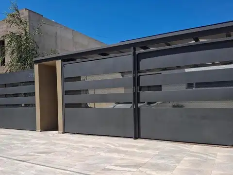 VENTA Casa de tres dormitorios en B°LOS PLATANOS- Cipolletti