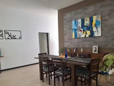 VENTA Casa de tres dormitorios en B°LOS PLATANOS- Cipolletti