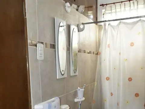 Casa 4 ambientes con 1 baño