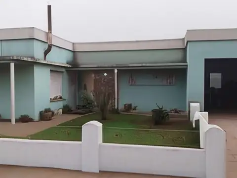 Cálida casa de pueblo en IRALA. Partido de Bragado (B)