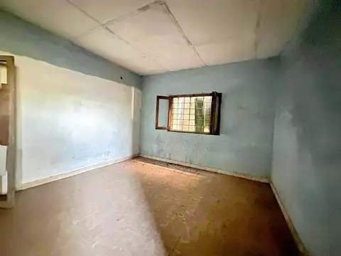 Casa 9 ambientes con 1 baño