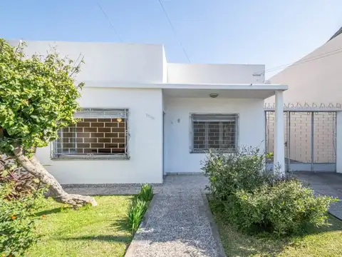 Casa · En Venta · 3 Ambientes · Cochera · Patio · Parrilla · Galería · Lavadero · Aldo Bonzi