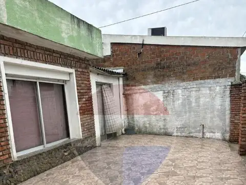 Casa 5 ambientes con 2 baños