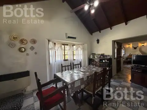 Casa 5 ambientes con 2 baños