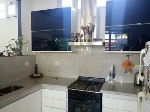 Depto Tipo Casa en Venta con 1 cocheras