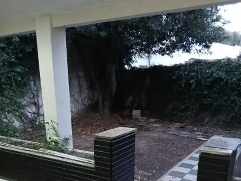 OPORTUNIDAD ÚNICA EN VELEZ SARSFIELD| CASA SOBRE LOTE PROPIO | DOBLE ENTRADA | GRAN POTENCIAL