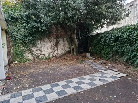Casa 6 ambientes con 2 baños