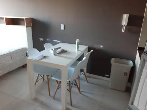 Alquiler de monoambiente amoblado  temporal, en edificio con amenities