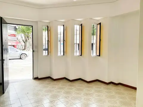 Alquiler casa 3 ambientes y medio Apto profesional