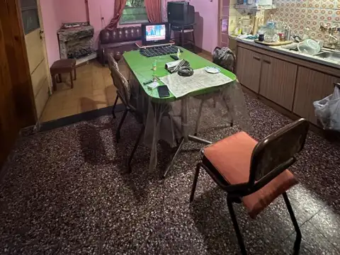 Casa 3 ambientes con 1 baño