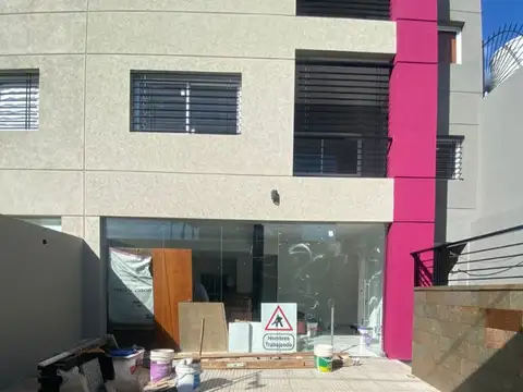 Local a estrenar sobre Av  San Martín