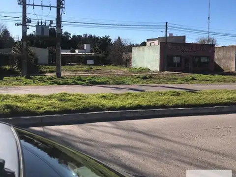 Terreno con local venta - 566mts2 - San Miguel Del Monte
