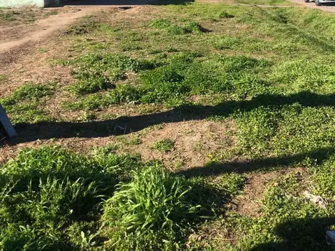 Colorados del Monte e/ Carlos Cuartas y Rio Gualeguaychú