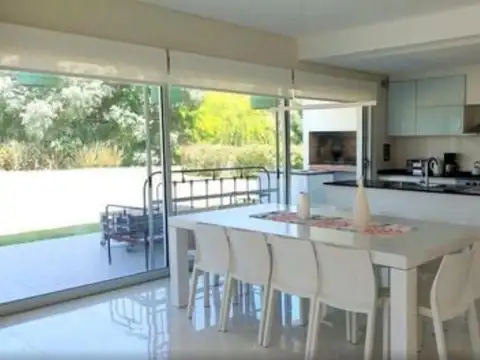 Casa en Alquiler Temporal en Pinamar, USD 8.000