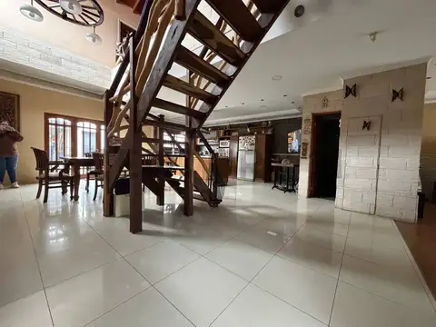 Casa 4 ambientes con 3 baños
