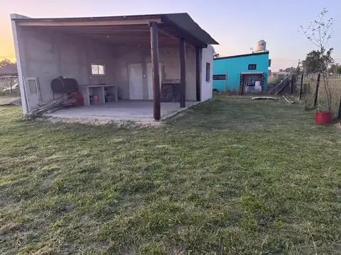 Casa en Venta con 3 cocheras