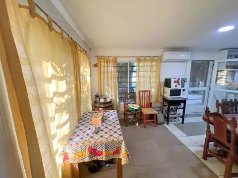 VENTA CASA 3 AMBIENTES JARDIN PILETA DOMSELAAR