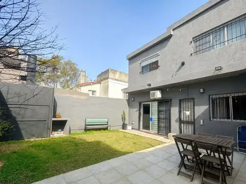 Venta casa 5 amb Olivos con jardín y cochera