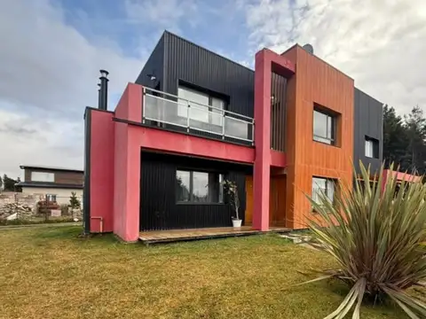 Moderno Depto en duplex 1/2 dorm B° Entre Pinos