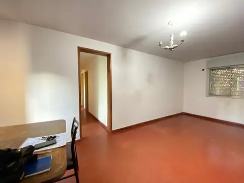 DEPTO 4 AMBIENTES VENTA LONGCHAMPS  1ER PISO