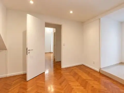 Avenida Rivadavia 2100, Piso 1