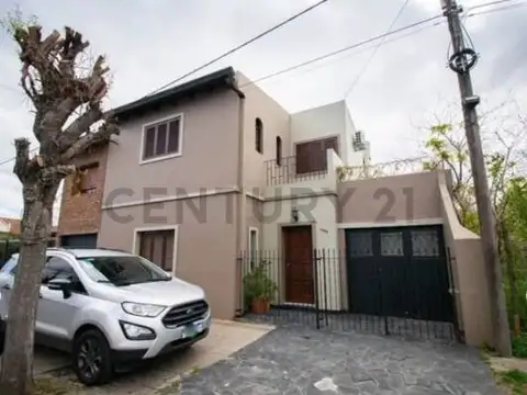 Casa en venta 2 dotmitorios verde cochera apto banco