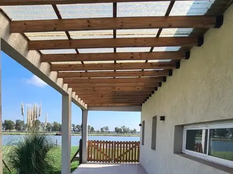 Casa con fondo a la laguna en Fincas de San Vicente 2