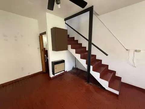 Depto Tipo Casa 2 ambientes con 1 baño