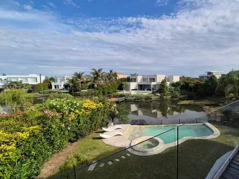 Casa en Venta de 5 dormitorios