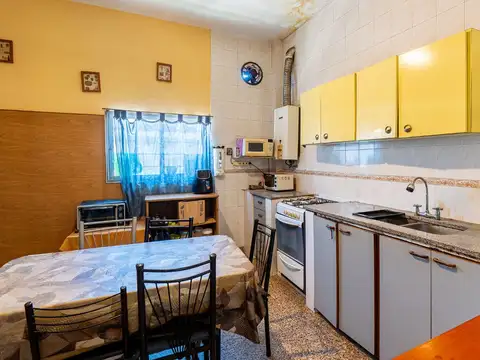 Depto Tipo Casa 4 ambientes con 2 baños