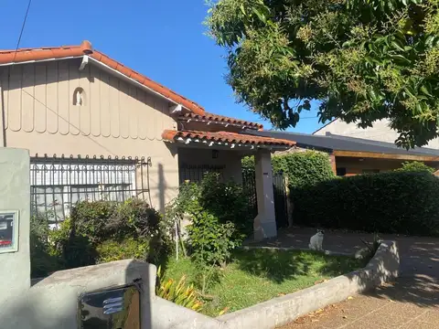 CASA EN VENTA CON MONO AMBIENTE EN MUNRO