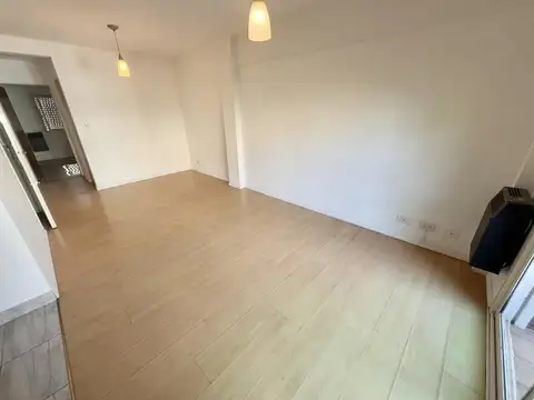 Departamento en Alquiler en Castelar Norte, $ 600.000