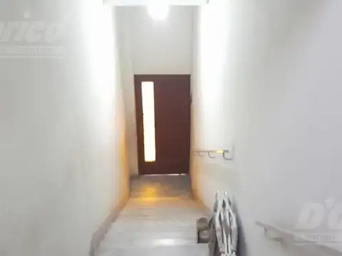 Depto Tipo Casa en Venta de 6 ambientes