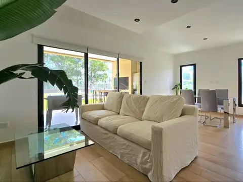 VENTA CASA 4 AMBIENTES SAN RAMIRO PILAR DEL ESTE