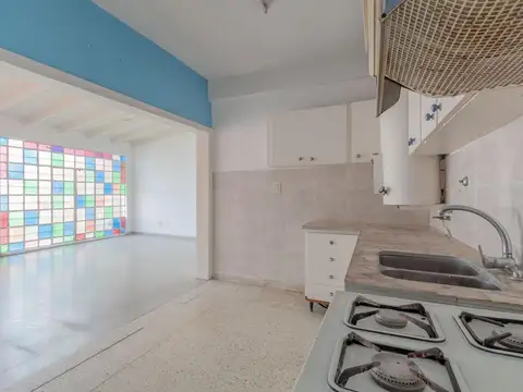 Venta de Casa 4 ambientes con parque en Berazategui