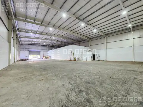 Alquiler local deposito 830 m2 Pablo Podesta, Tres de Febrero