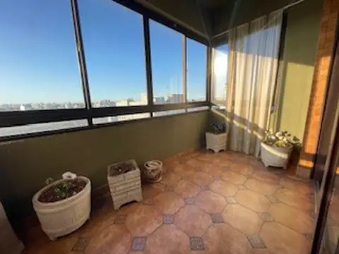 EXC 4 AMB. FRENTE BALCON 2 BAÑOS BAULERA 3 DORMITORIOS COCINA COMED LAV INDEP 88 MTS