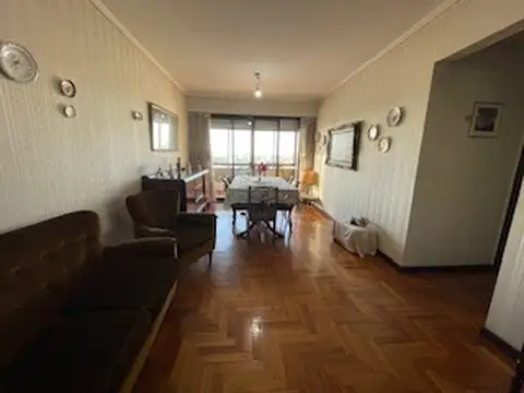 Departamento 4 ambientes con 2 baños