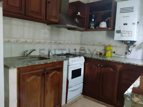 Casa 2 ambientes con 1 baño